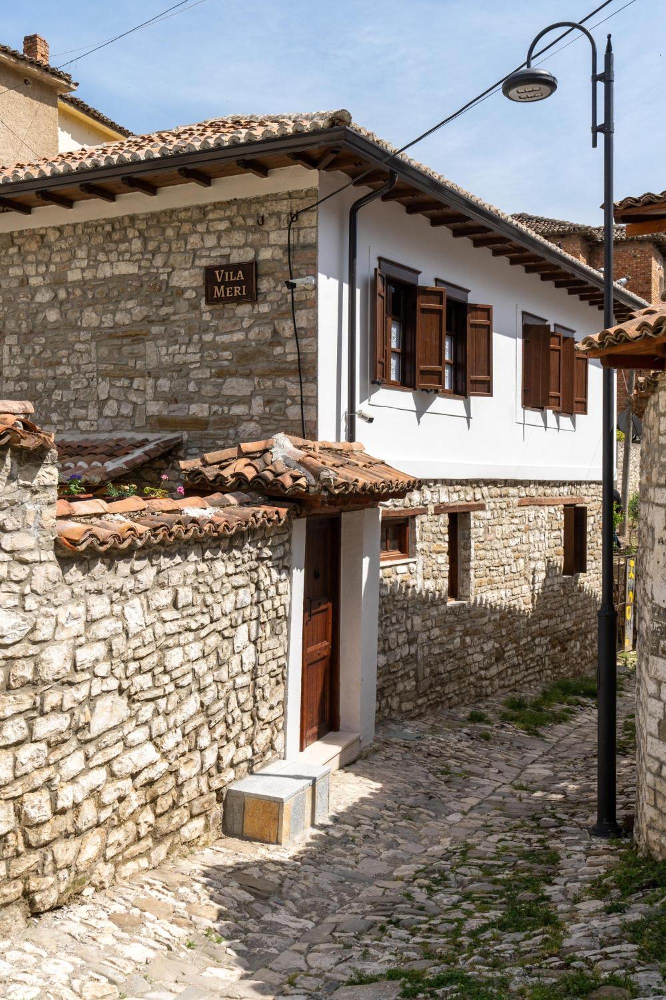 Vila Meri Berat Esterno foto