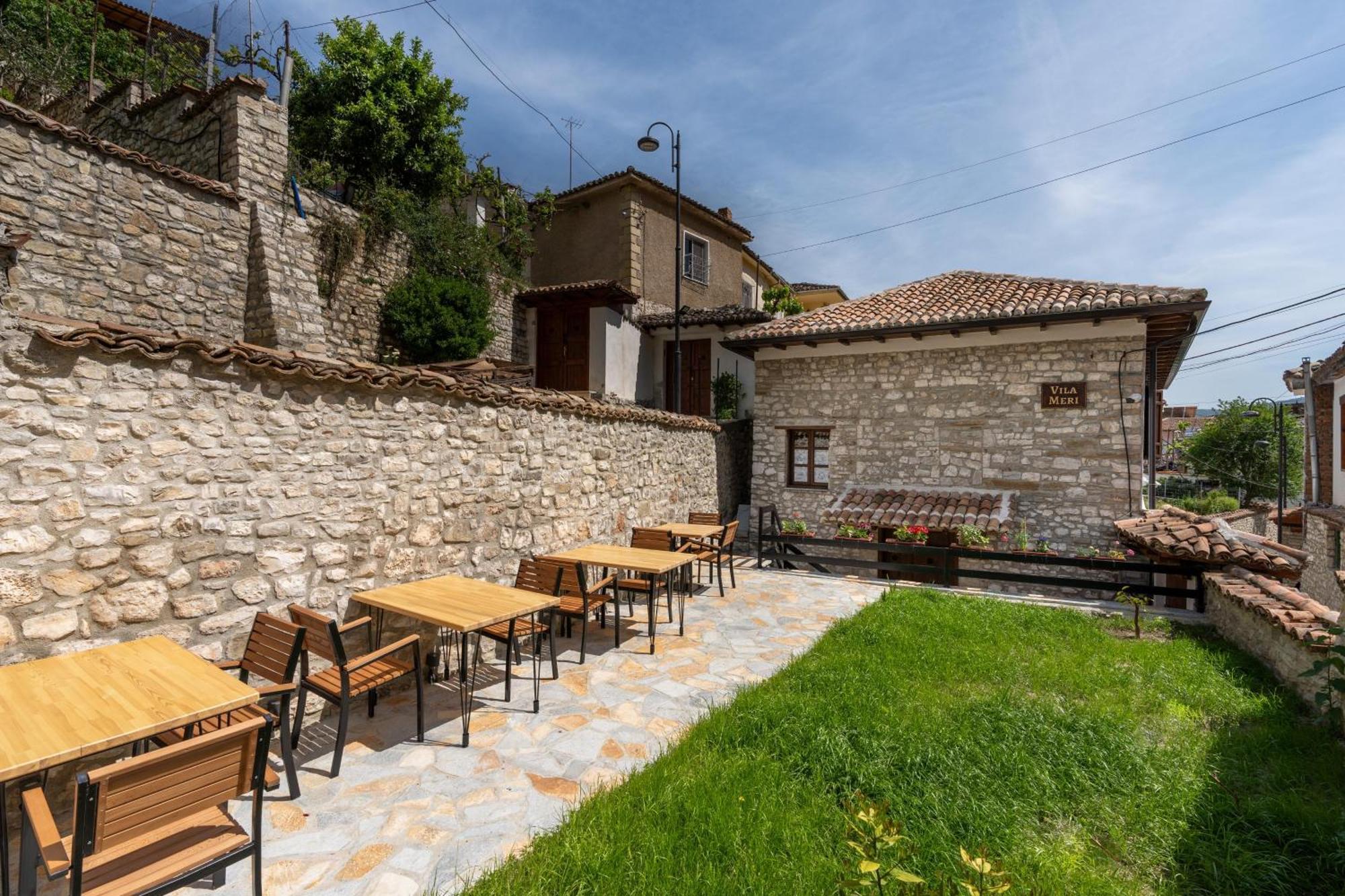Vila Meri Berat Esterno foto