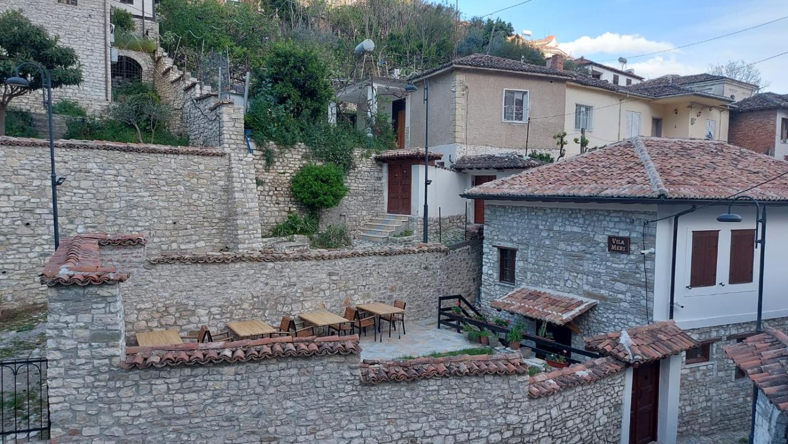 Vila Meri Berat Esterno foto